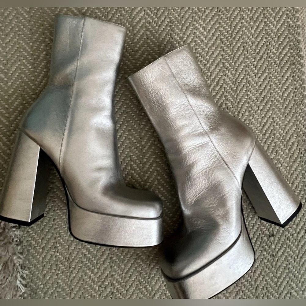 VERSACE AEVITAS PLATFORM ANKLE BOOTS  SIZE 38.5 New - Picture 6 of 12